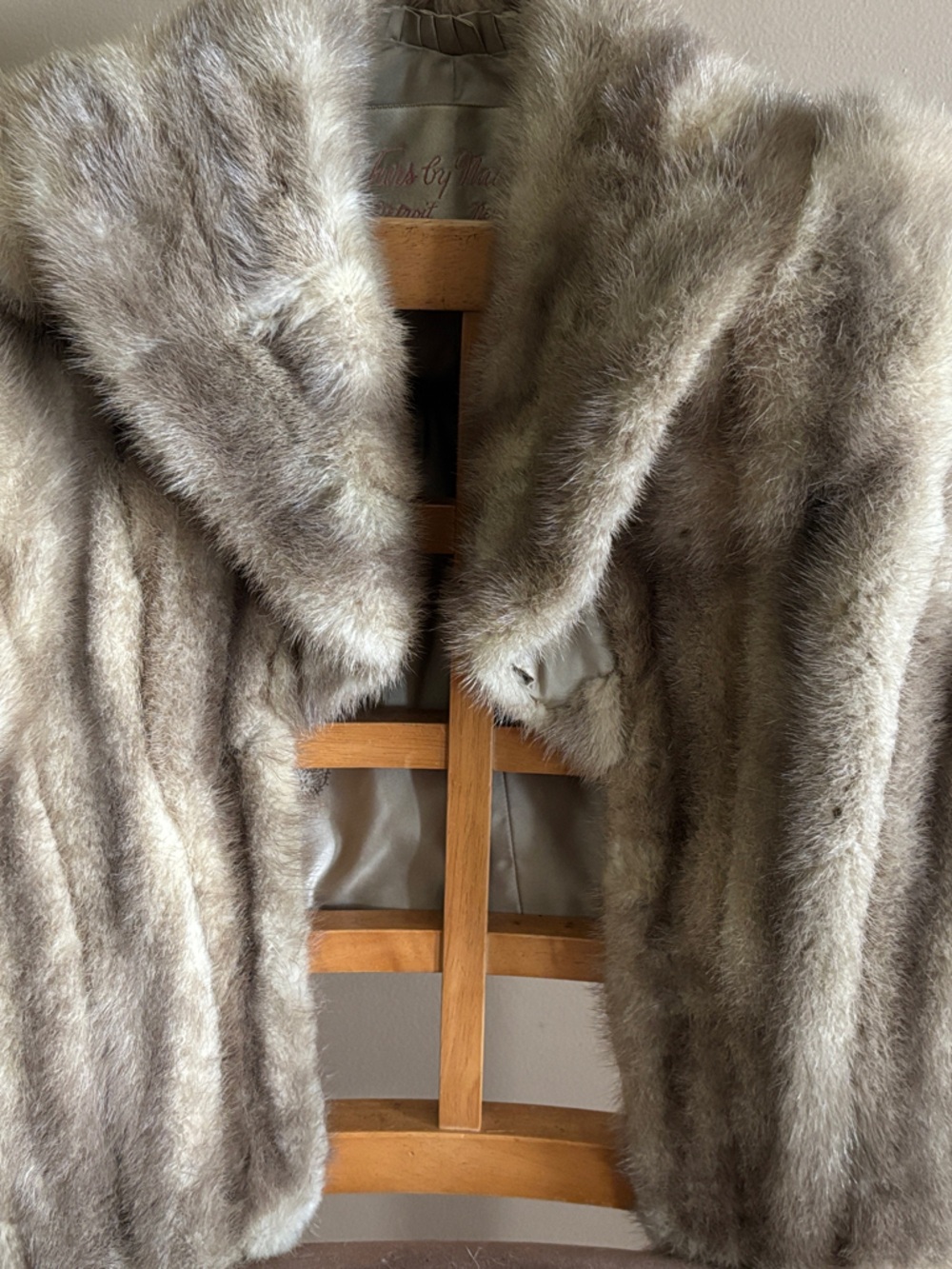 Elegant Faux Fur Shrug in Light Taupe